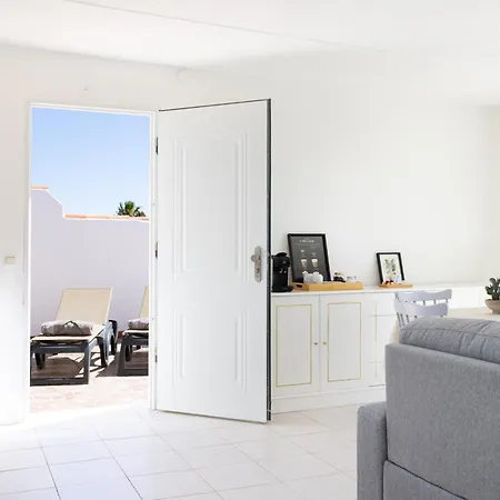Y Estudios Oasis Tenerife Con Piscina Climatizada Y Cocina Exterior Apartment *